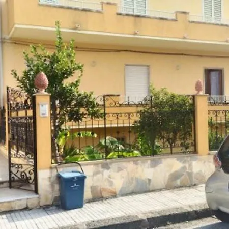 Apartment Relax Due Passi Dal Mare *