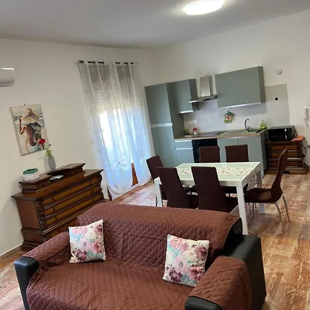 Relax Due Passi Dal Mare Apartman